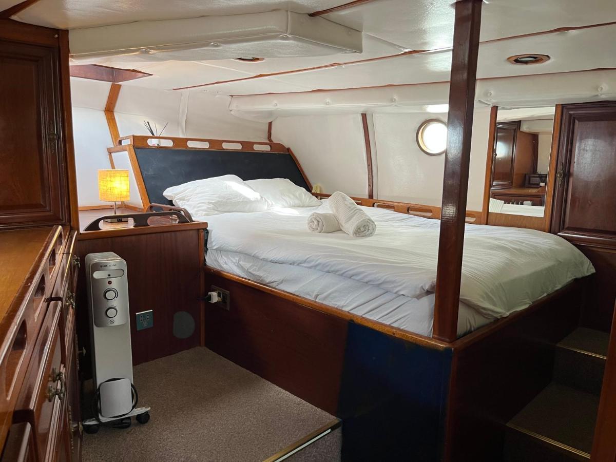 Hotel Salidas En Barco à Premiá de Mar Extérieur photo