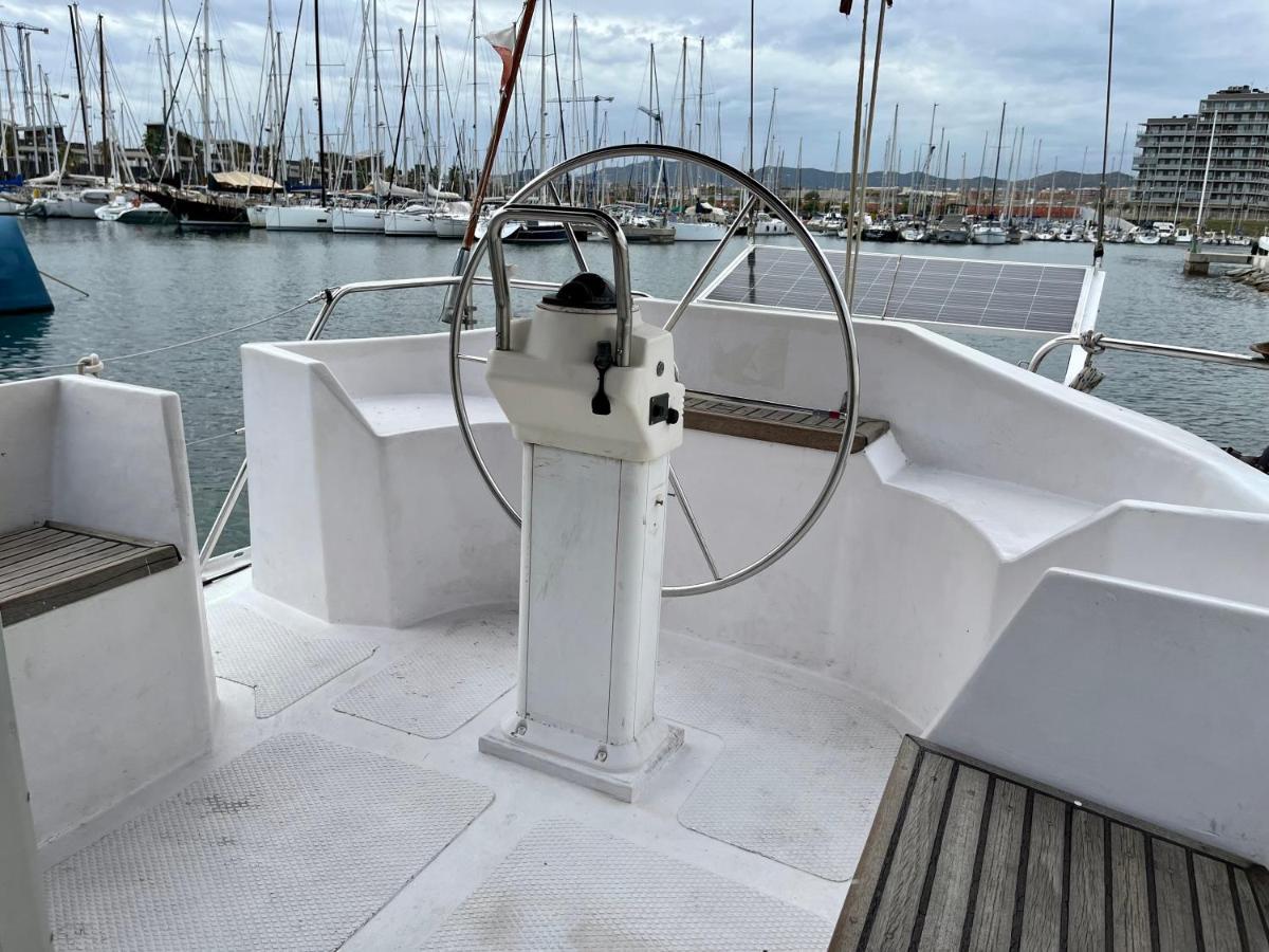 Hotel Salidas En Barco à Premiá de Mar Extérieur photo
